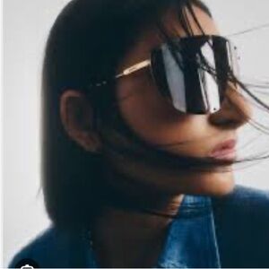 NeW! Quay On Set studded wrap shield Sunnies